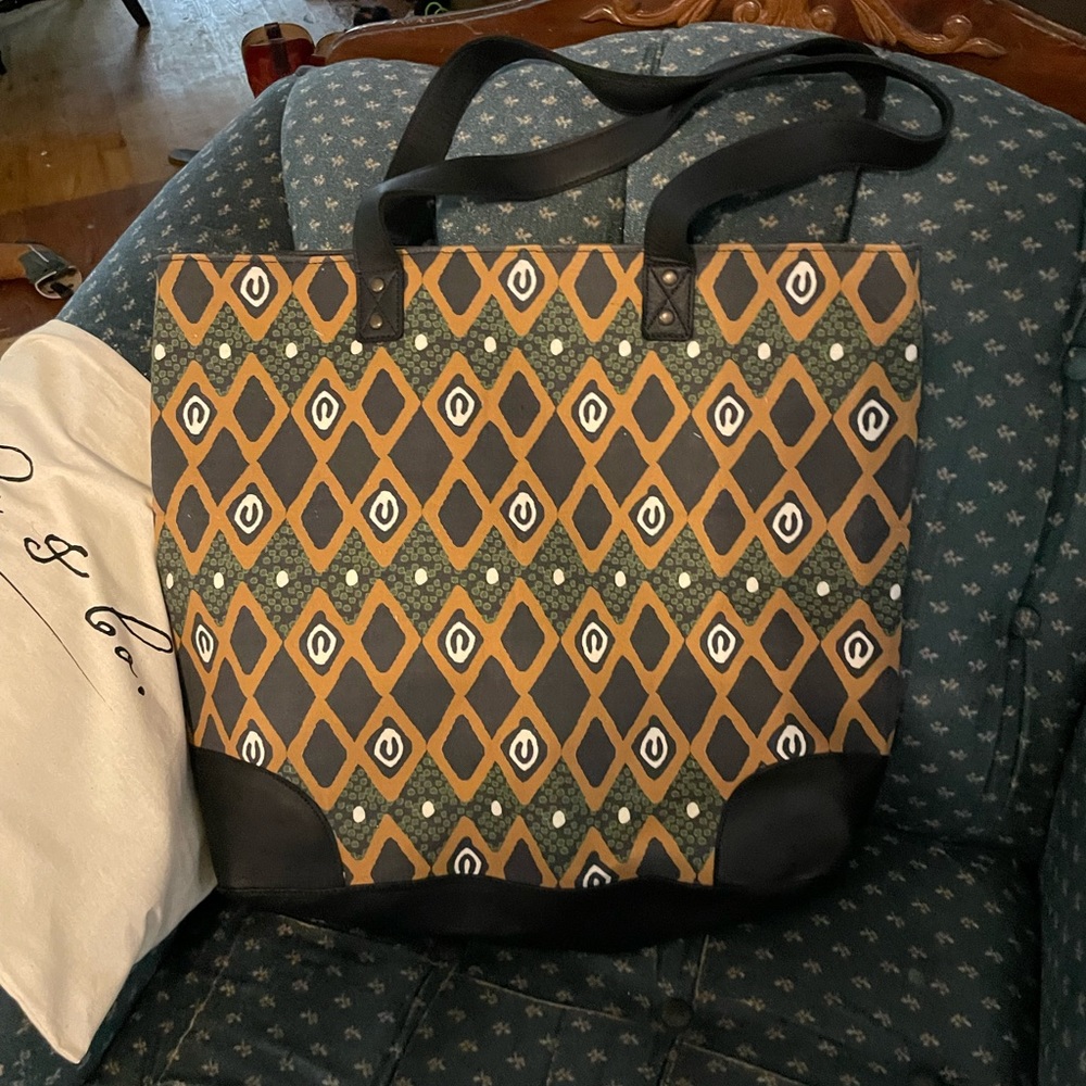 Nena prosperity tote